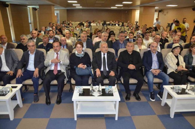 Ordu’da, ‘Yeni Dünya Düzeninde Türkiye İ̇çin Riskler Ve Fırsatlar’ Konulu Panel