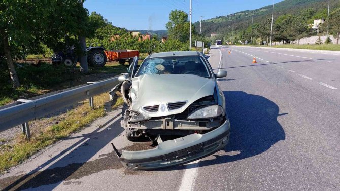 Pazara Araç Satın Almaya Giderken Kaza Yaptılar: 2 Yaralı