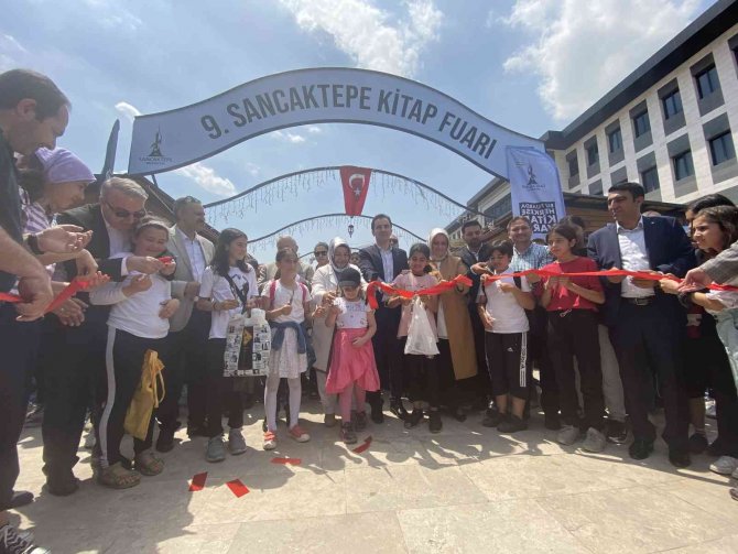 Sancaktepe Kitap Fuarı Kitapseverlere Kapılarını Açtı