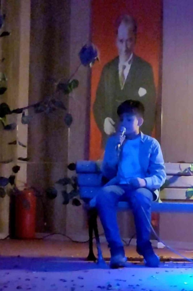 ’Sararmış Yapraklar’ Müzikli Şiir Dinletisi Düzenlendi