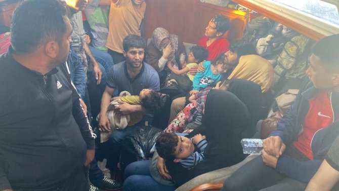 Seydikemer’de Yelkenli Teknede 35 Düzensiz Göçmen Yakalandı