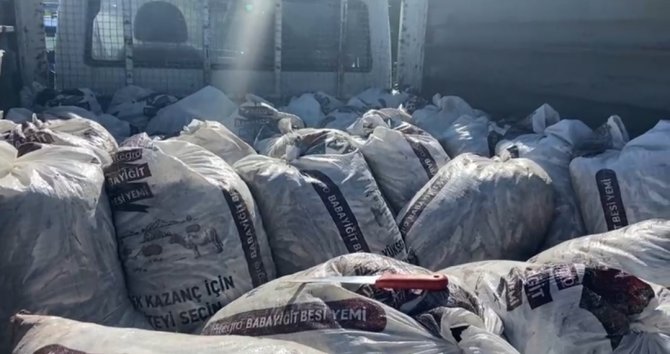 Muradiye’de 2.5 Tok Kaçak Avlanmış İnci Kefali Ele Geçirildi