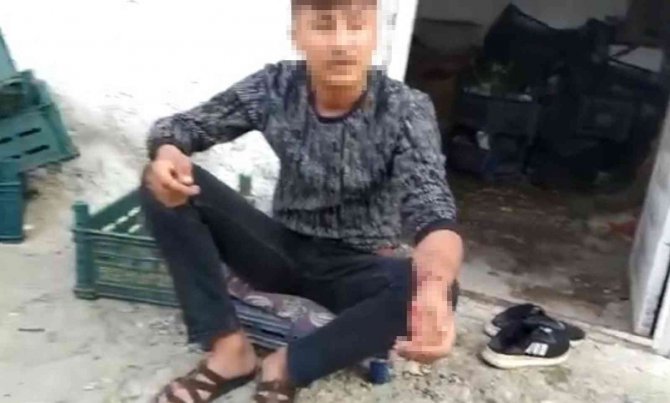 Uyuşturucu Batağındaki Evlatlarını Anlatırken Kendini Tokatladı