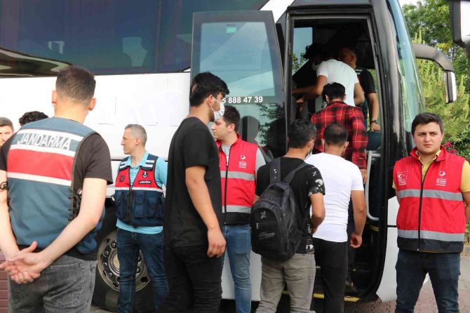 31 Bin 30 Düzensiz Göçmen Sınır Dışı Edildi