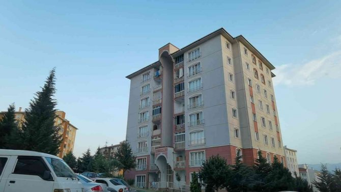 5. Katın Penceresinden Düşen Çocuk Ağır Yaralandı