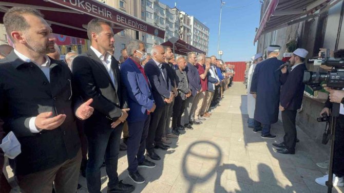 Şenol Güneş’in Vefat Eden Kayınvalidesi Leman Kamiloğlu Defnedildi