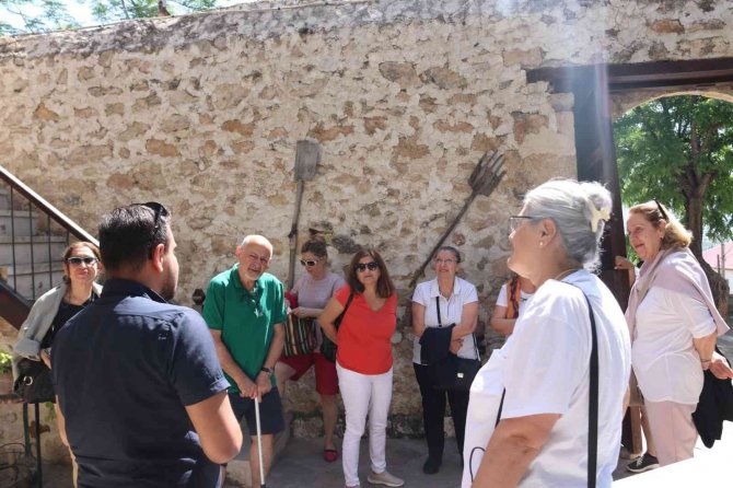 "Türkiye’nin Toskanası" Diyorlar... Kozan’a Ziyaretçi Akını