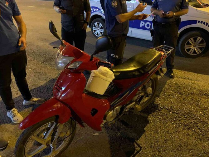 Motosiklet Yayaya Çarptı: 1 Yaralı