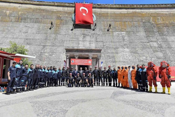 Ankara İ̇tfaiyesi’nden Gerçeğini Aratmayan Arama Kurtarma Tatbikatı