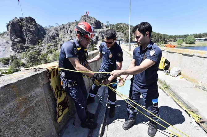 Ankara İ̇tfaiyesi’nden Gerçeğini Aratmayan Arama Kurtarma Tatbikatı