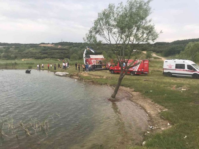 Arnavutköy’de Yüzmek İçin Göle Giren Çocuk Boğularak Hayatını Kaybetti