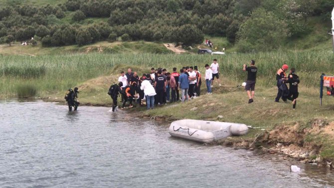 Arnavutköy’de Yüzmek İçin Göle Giren Çocuk Boğularak Hayatını Kaybetti