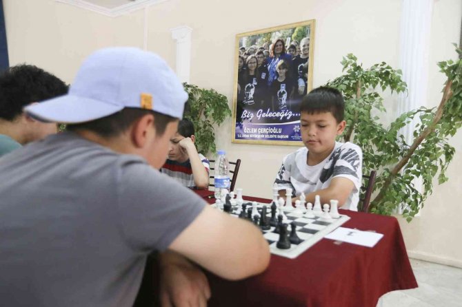 Büyükşehir’in Kültür Merkezleri Genç Satranççılar Yetiştiriyor