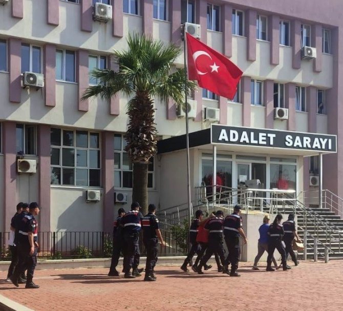 Ayvalık’ta Jandarmadan Göçmen Kaçakçılarına Darbe