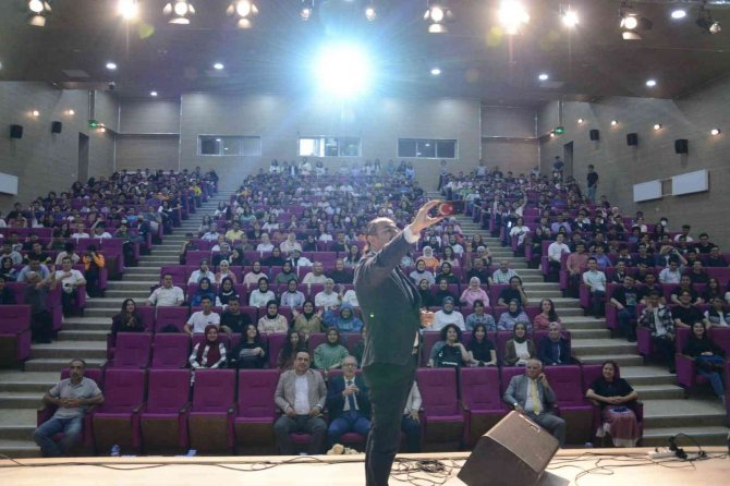 İ̇letişim Uzmanı İ̇smail Yolcu, 4 İlden Öğrencilerle Barü’de Bir Araya Geldi