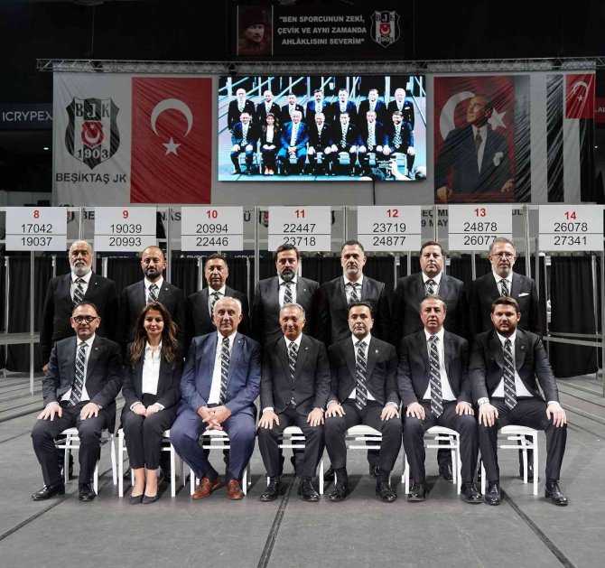 Ahmet Nur Çebi, Yönetimi İle Zafer Pozu Verdi