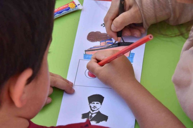 Minikler, ‘Atatürk Ve Bandırma Vapuru’ Temalı Karton Etkinliğinde Buluştu