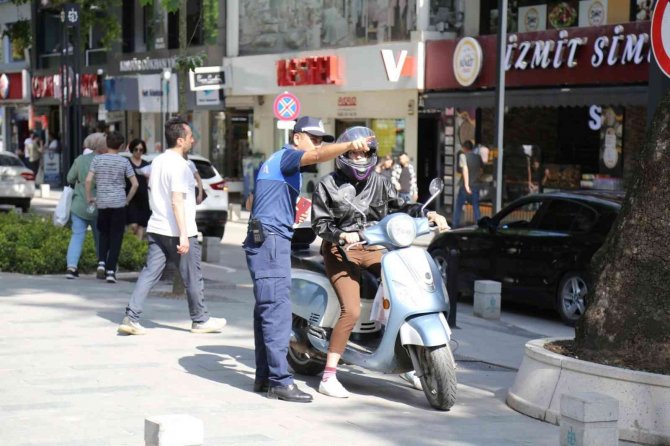Cumhuriyet Bulvarı’nda Öncelik Yayaların