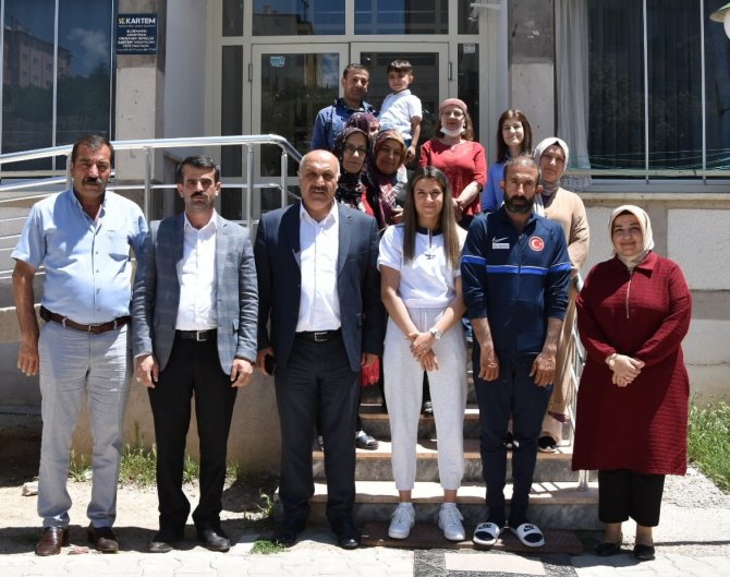 Başkan Zelyurt’dan Boks Şampiyonu Akbaş’a Tebrik