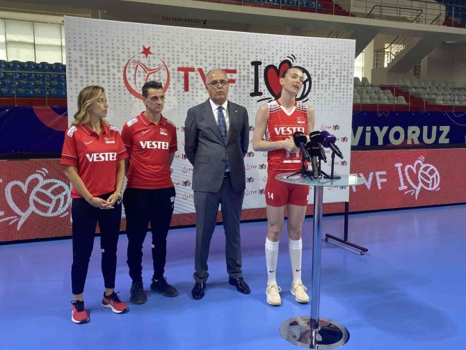 Mehmet Akif Üstündağ: “Fıvb Milletler Ligi’nin Final Etabı İlk Defa Türkiye’de Yapılacak”
