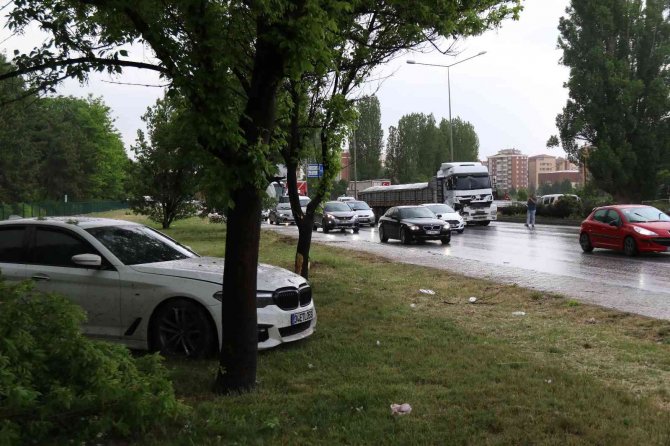 Eskişehir’de Sağanak Yağışta Aynı Anda Üç Kaza