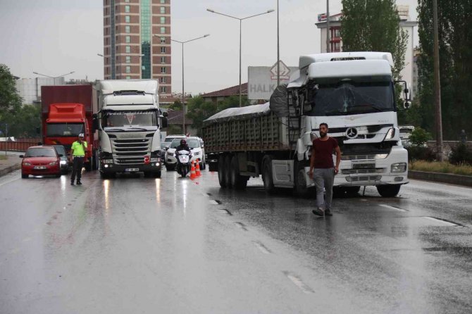 Eskişehir’de Sağanak Yağışta Aynı Anda Üç Kaza