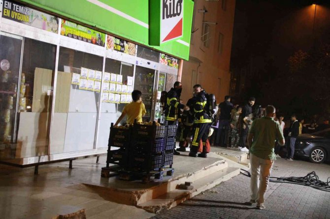 Eski Çalışan Girdiği Marketi Önce Soydu Sonra Yaktı