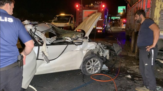 Tem Otoyolu’nda Feci Kaza:1 Ölü, 1 Yaralı
