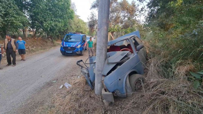 Aydın’da Çaldıkları Araçla İ̇zmir’de Kaza Yapan 15 Yaşındaki İki Çocuk Ağır Yaralandı