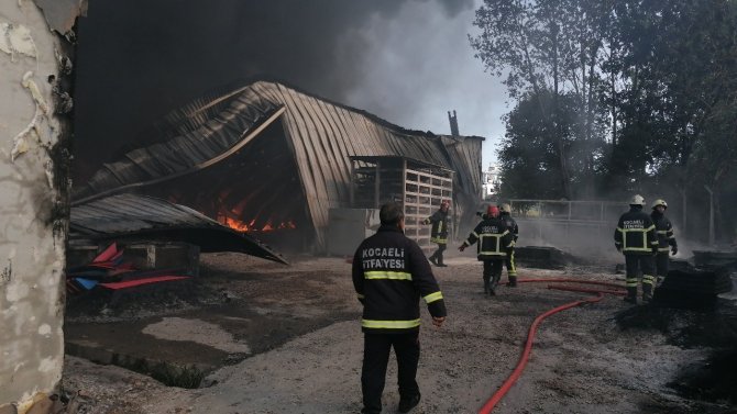 Kocaeli’de Fabrikada Yangın