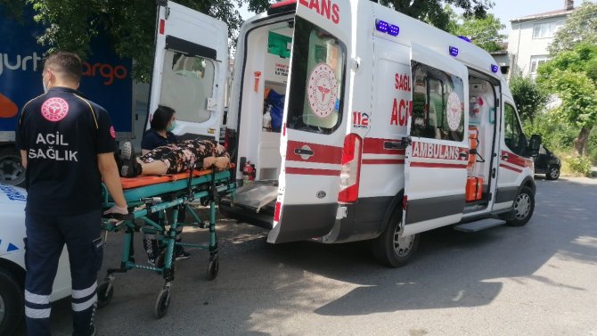 Gebze’de Otomobil Minibüsle Çarpıştı: 2 Yaralı