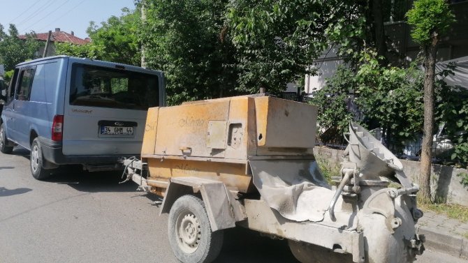 Gebze’de Otomobil Minibüsle Çarpıştı: 2 Yaralı