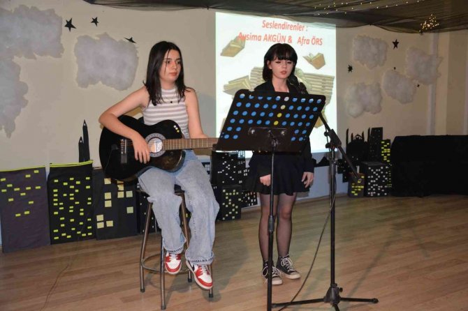 Selendi’de ’Anadolu’da Bir Bahar Akşamı’ Şiir Dinletisi