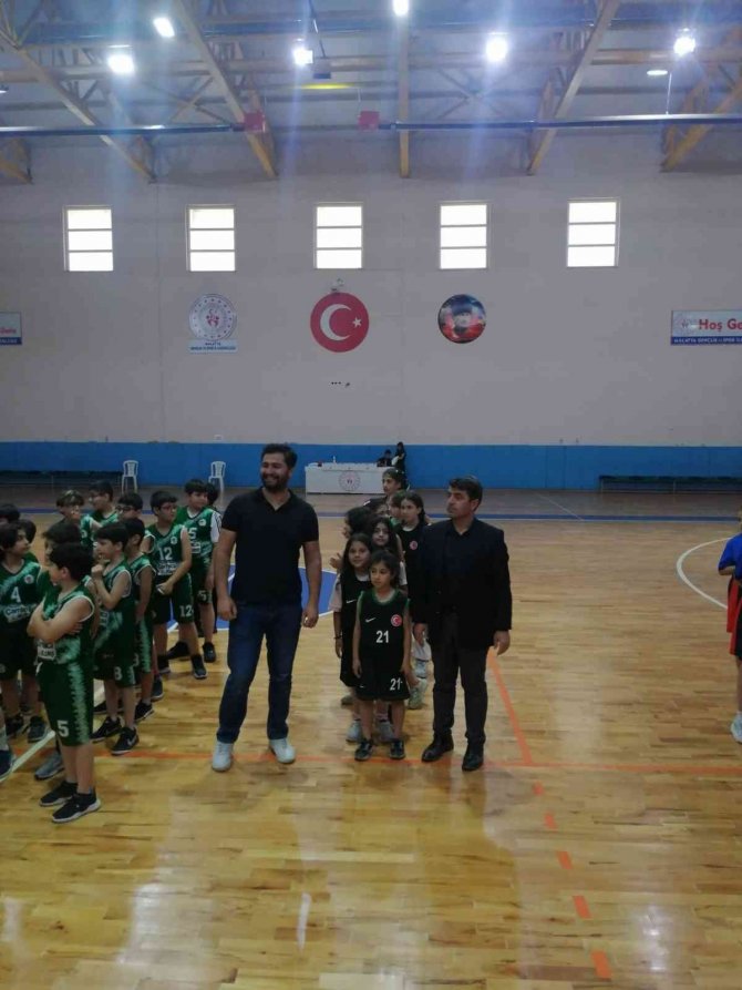 Minik Basketbolcuların Gözü Yükseklerde