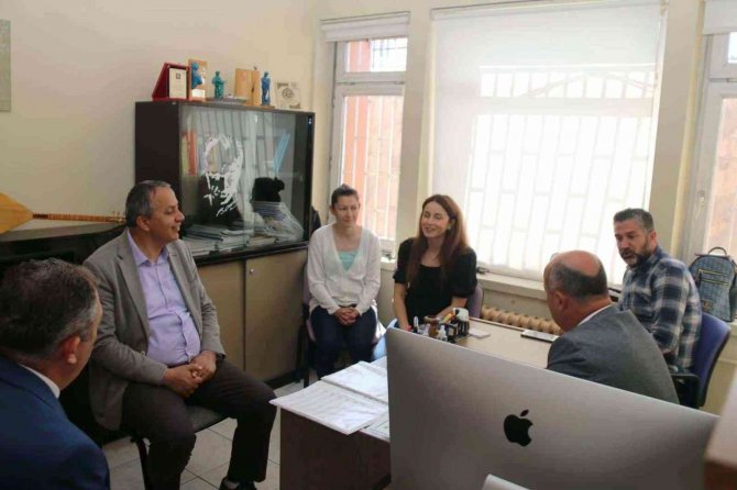 Müdür Başyiğit, Kitap Yazma Komisyonunu Ziyaret Etti