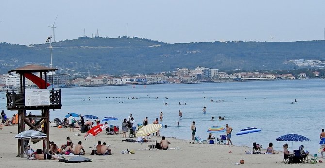 Sıcaklık Arttı, Tatilciler Çeşme’ye Akın Etti