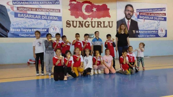 Geleneksel Çocuk Oyunları Şenliği Düzenlendi