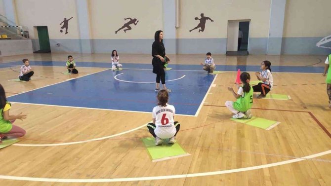 Geleneksel Çocuk Oyunları Şenliği Düzenlendi