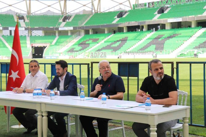 Sakaryaspor’da Tek Aday Olan Cumhur Genç, Yeniden Başkan Seçildi