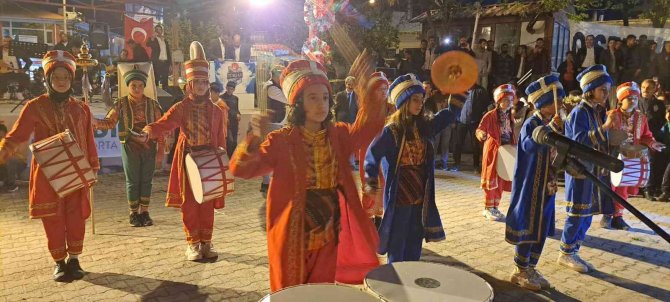 Adilcevaz’da Efeler Ligi’ne Yükselme Kutlaması