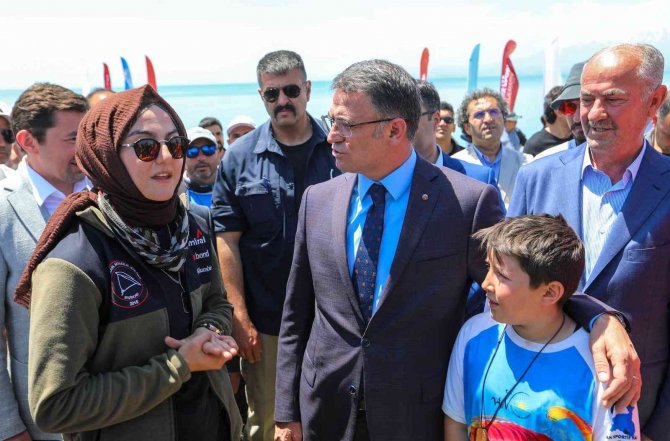 Yamaç Paraşütü Şampiyonları Kupalarını Aldı