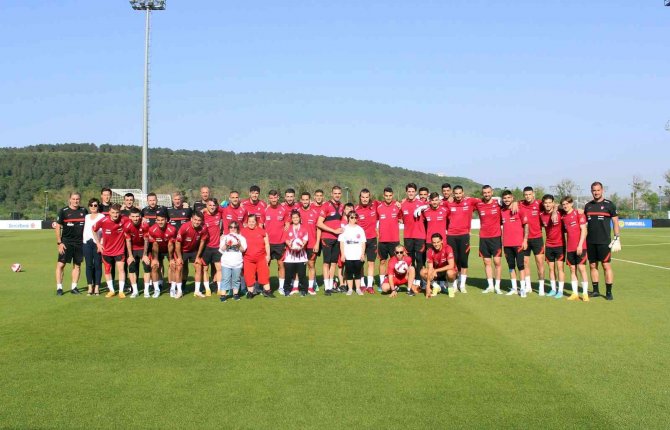 A Milli Futbol Takımı, Down Sendromlu Sporcuları Ağırladı