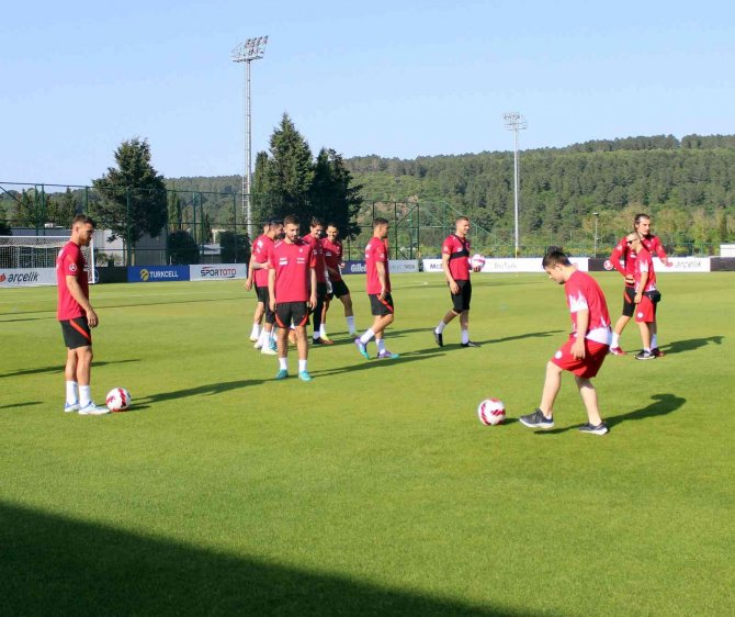 A Milli Futbol Takımı, Down Sendromlu Sporcuları Ağırladı