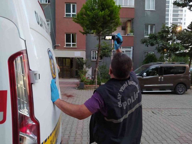11’inci Kattaki Yangın Merdiveninden Atlayan Kız Çocuğu Öldü