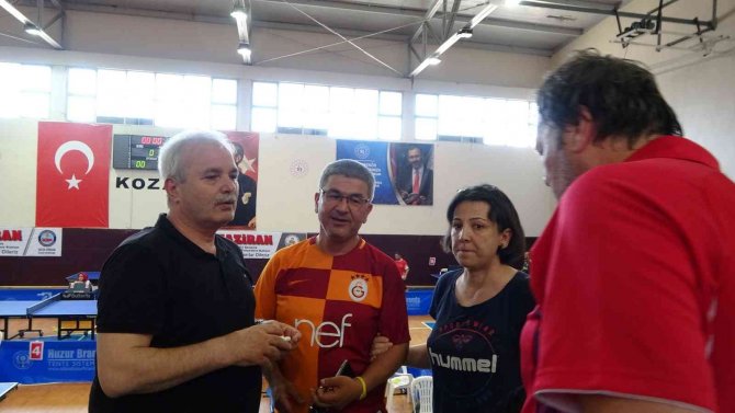 Veteranlar Masa Tenisinde Kıyasıya Yarıştı