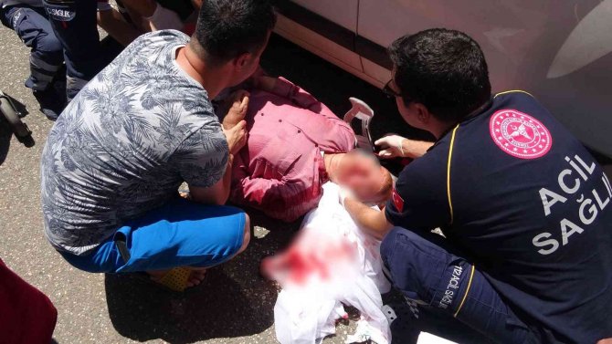 Hafif Ticari Aracın Çarptığı Yaya Ağır Yaralandı