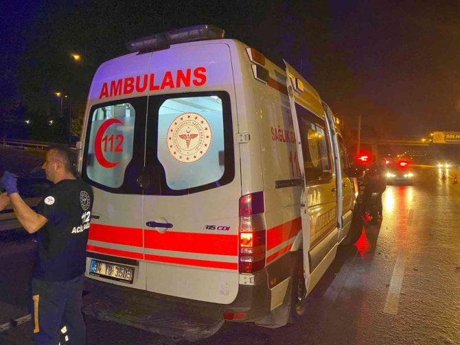 Aksaray’da Dur İhtarına Uymayan Alkollü Sürücü İle Polis Arasında Yaşanan Kovalamaca Bariyerlerde Son Buldu