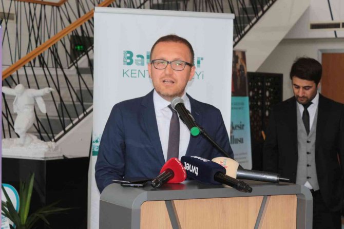 “İ̇man Ayetleri Hat Sergisi” Balıkesir Kent Konseyi’nde