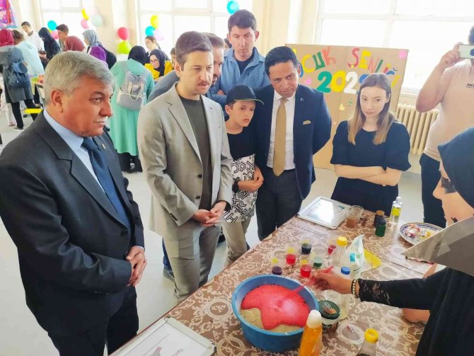 Altıntaş’ta Çocuk Şenliği
