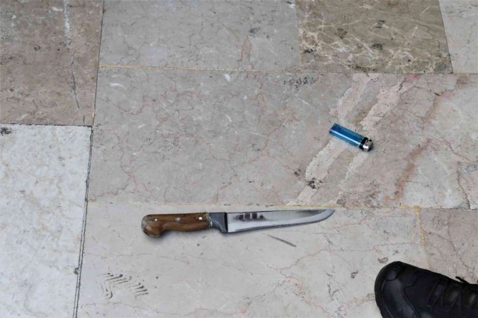 Bıçak İle Girdiği Bankada Etkisiz Hale Getirilince Gözyaşlarını Tutamadı